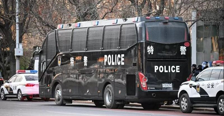 চীনে বিক্ষোভকারীদের ব্যাপারে কঠোর অবস্থা